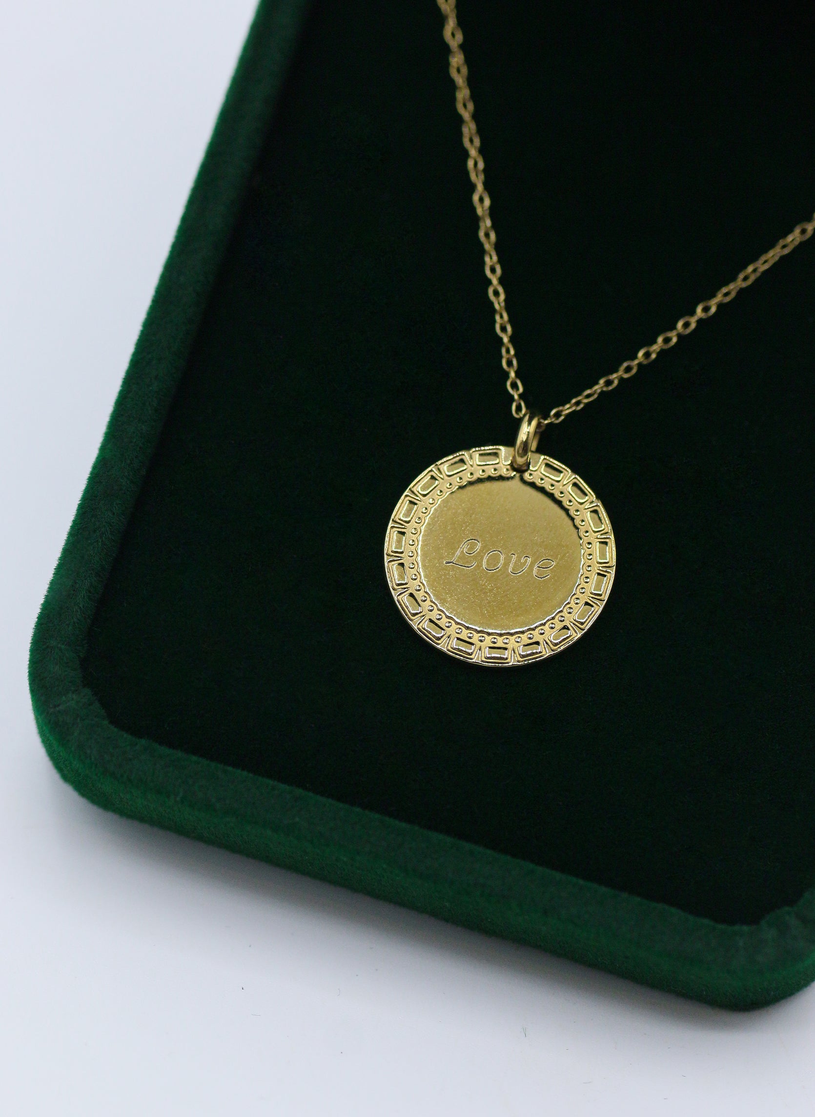 Medal necklace Love