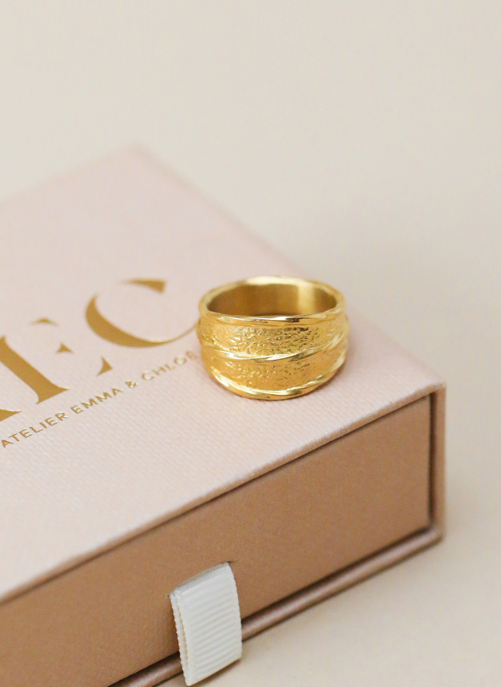 Large ring Oceane