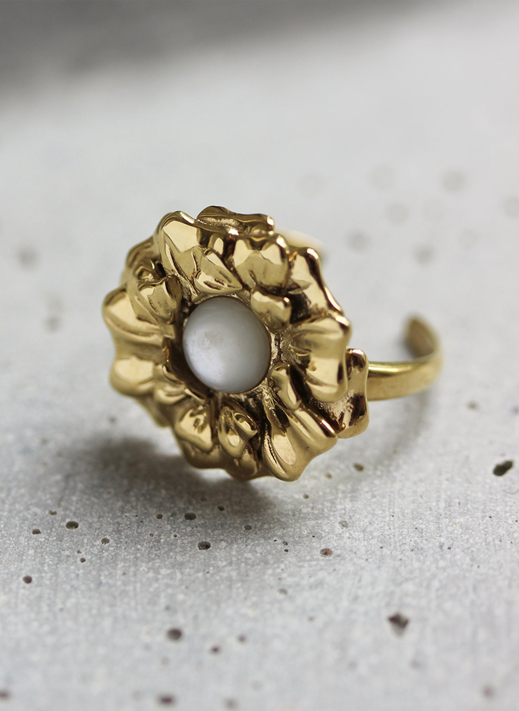 Large ring Ononis